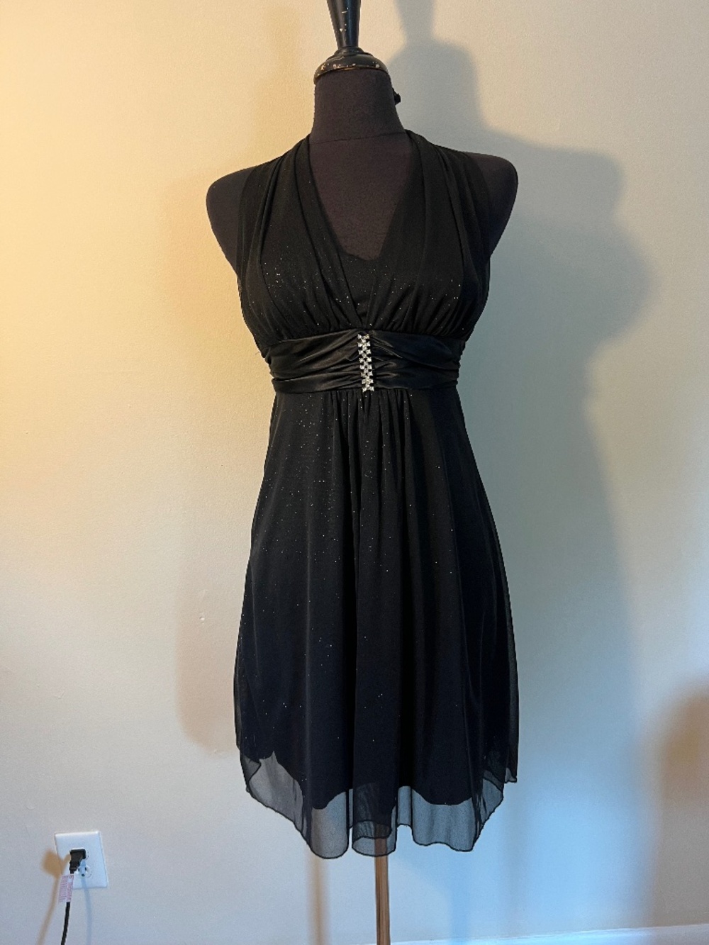 Speeckless Black Halter Semi Formal Dress